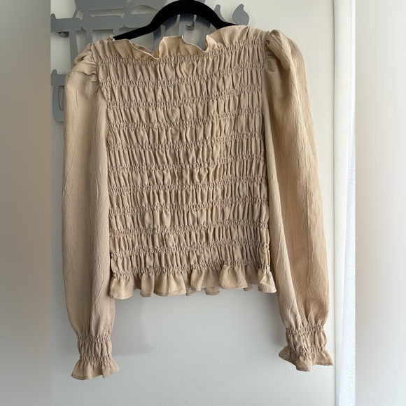 H&M shirred beige blouse - Picture 2 of 4